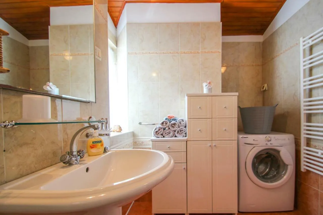 Dolores Novigrad  Apartment