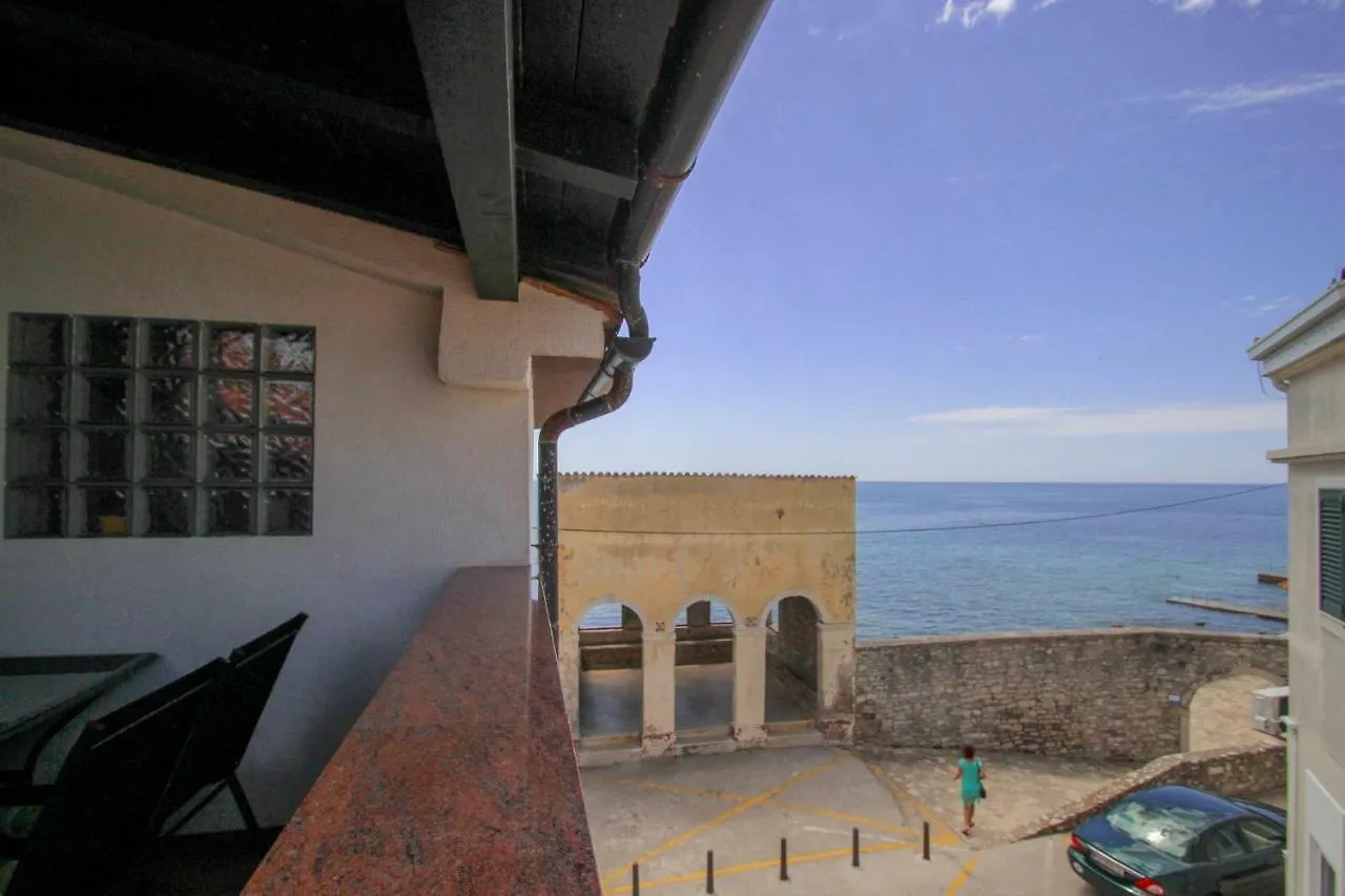 Apartment Dolores Novigrad
